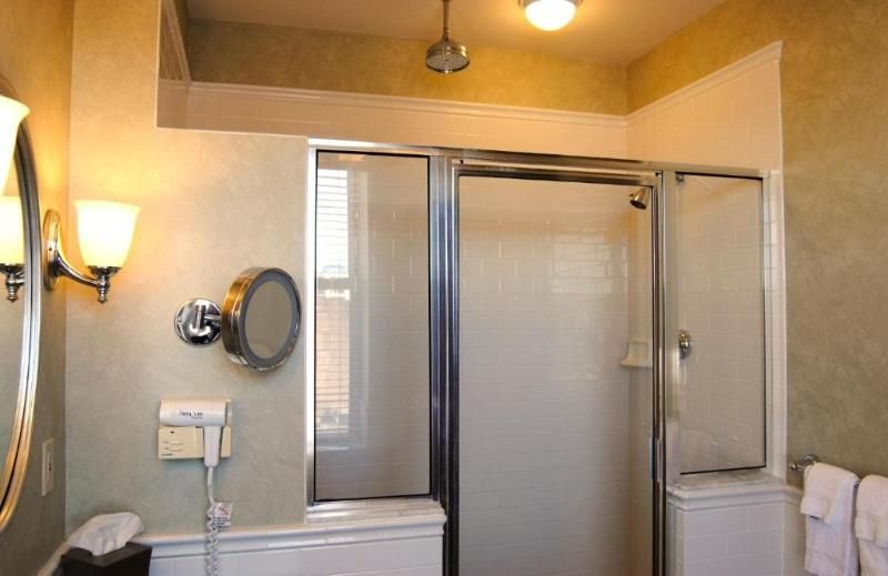 The Parker Inn & Suites - photo 12