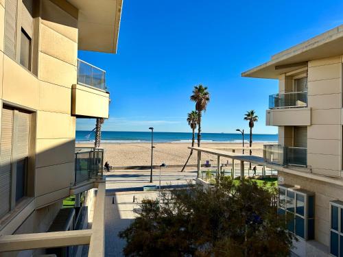 Reinapart Patacona Beach 40 in Alboraya, Spain