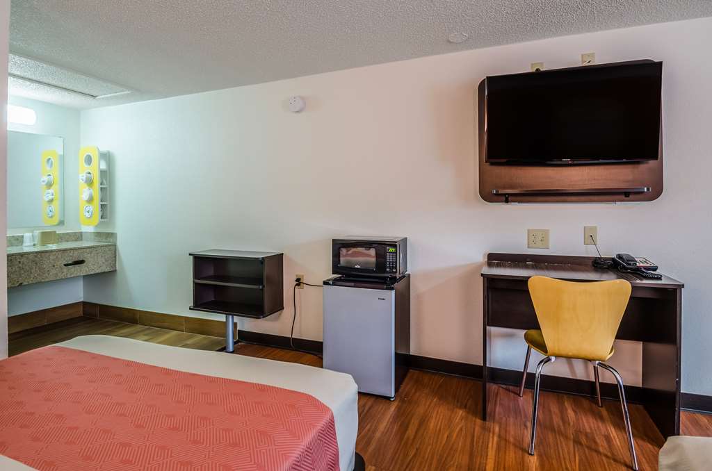 Motel 6 Troutville VA - photo 20
