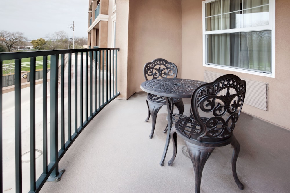 Holiday Inn Express Windsor Sonoma Wine Country by IHG - photo 6