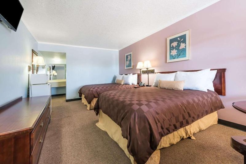 Ramada Limited Mineral Wells - photo 6