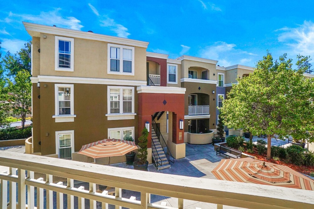Global Luxury Suites in Cupertino - photo 36