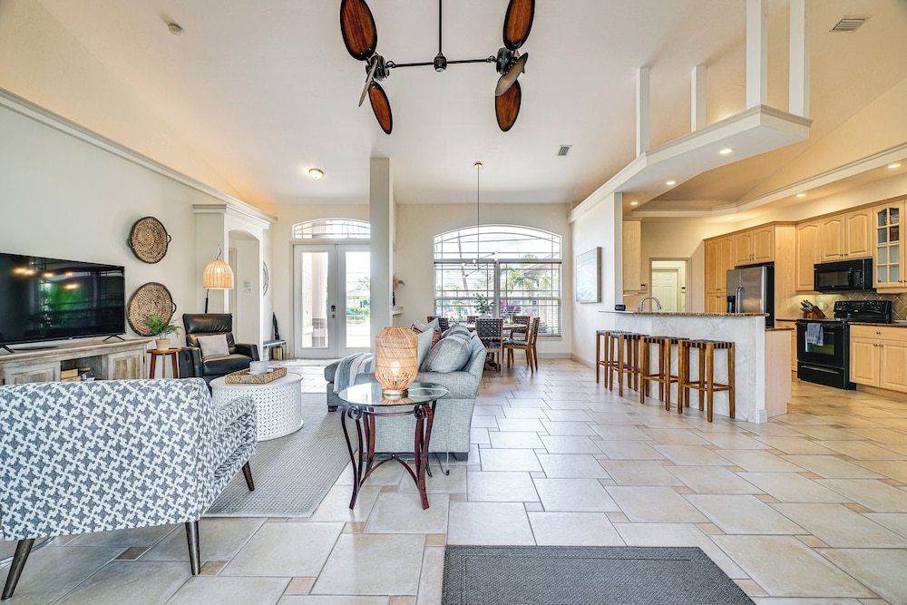 Spacious Oasis w Lagoon Pool & Spa in Cape Coral - photo 18