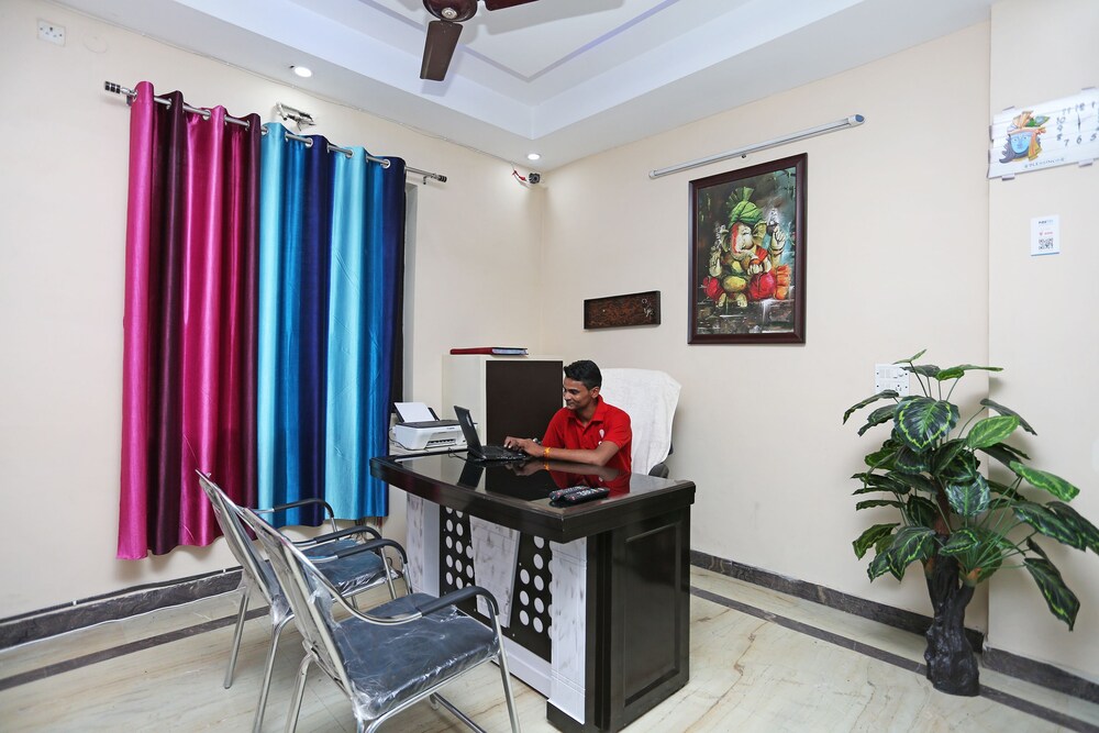 OYO 9274 Homey Stay Suites — hotel in Faridabad