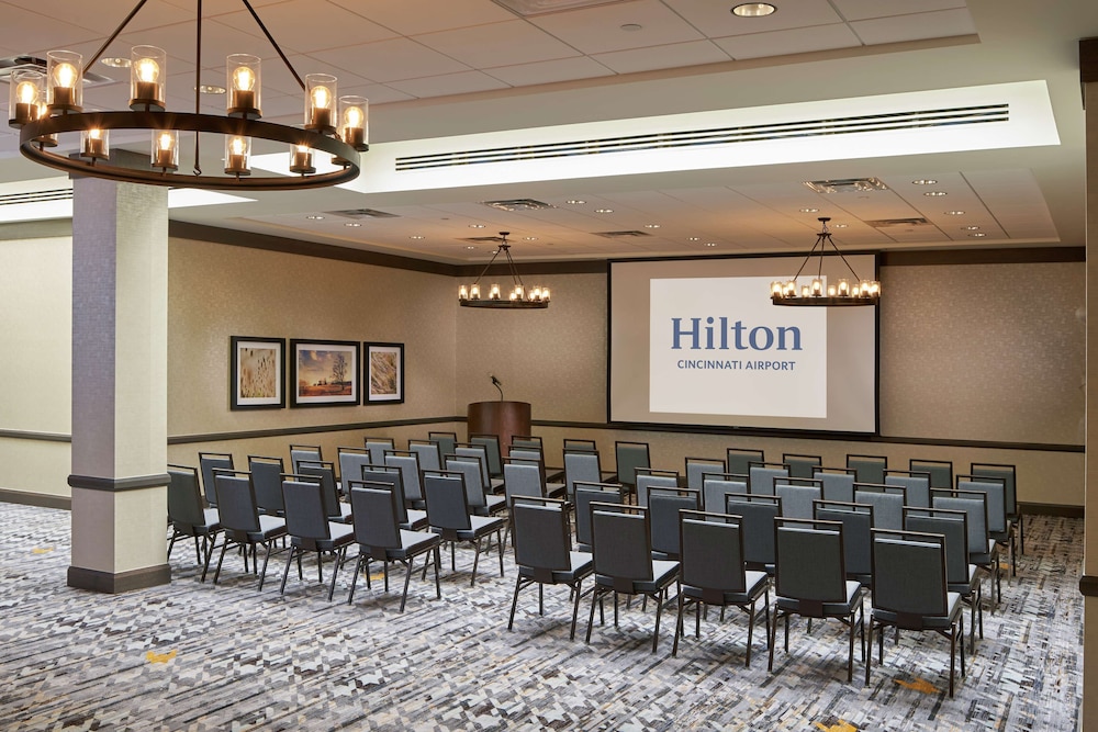 Hilton Cincinnati Airport - photo 36