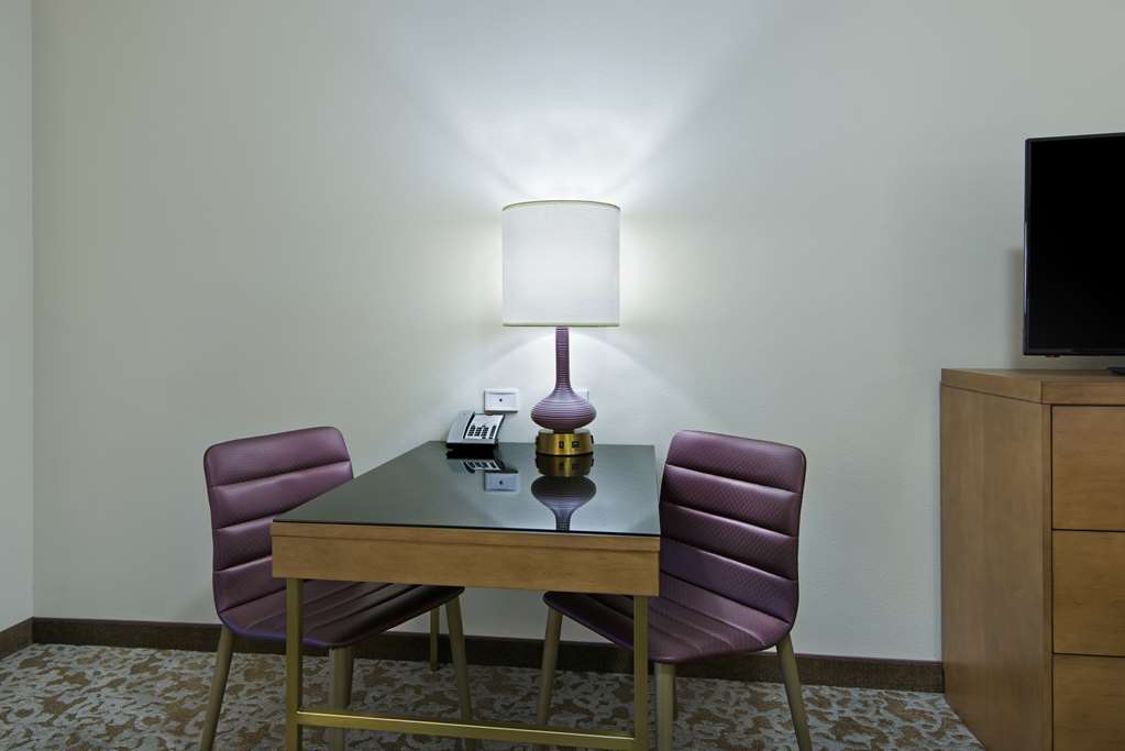 Oxford Suites Sonoma County - photo 12