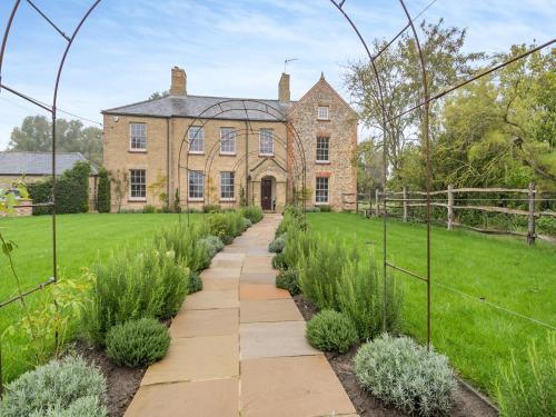 Abbey Barn Farmhouse — 5-Star Luxury Hotel in King's Lynn, United Kingdom
