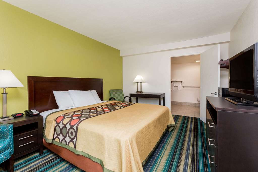 Super 8 by Wyndham Augusta - photo 10