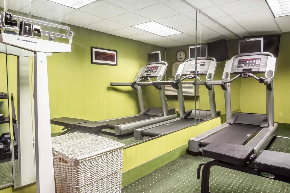 Quality Inn Spring Valley Nanuet - photo 32