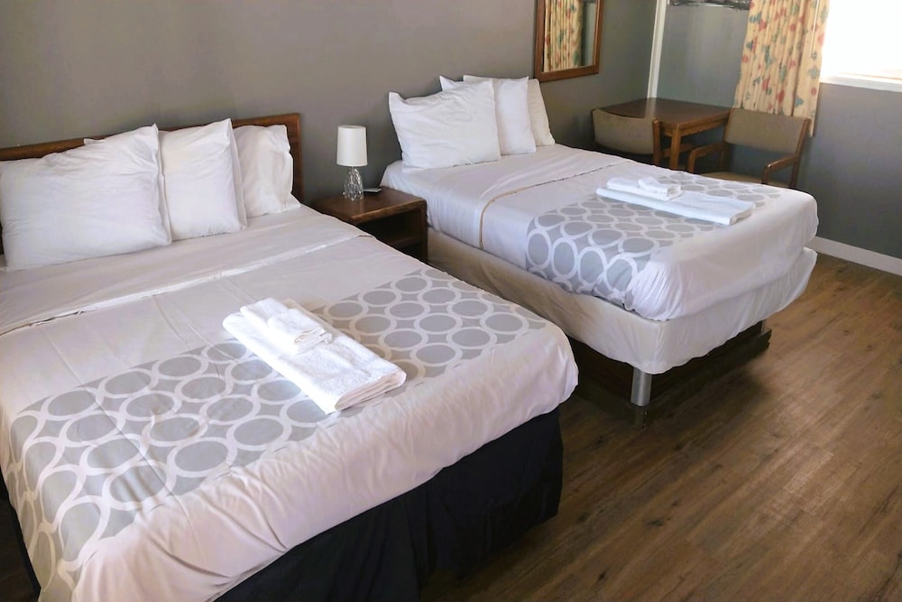 Love Hotels Desert Inn Boysen Canyon - photo 10