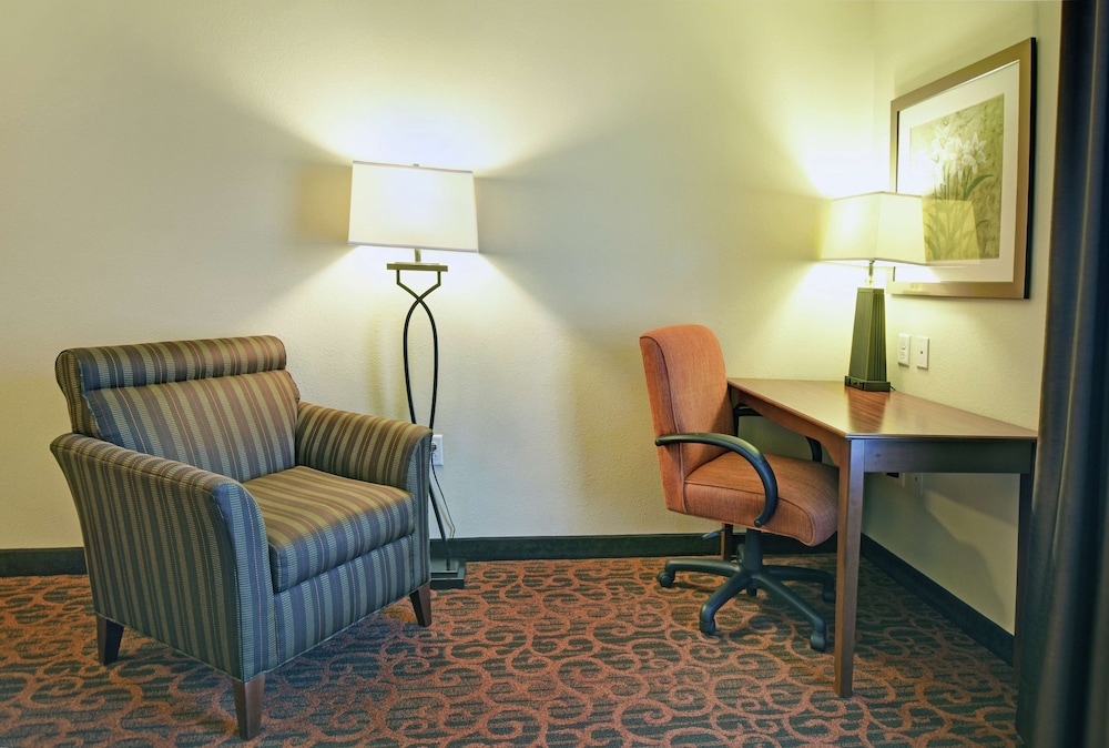 Hampton Inn Beloit - photo 8
