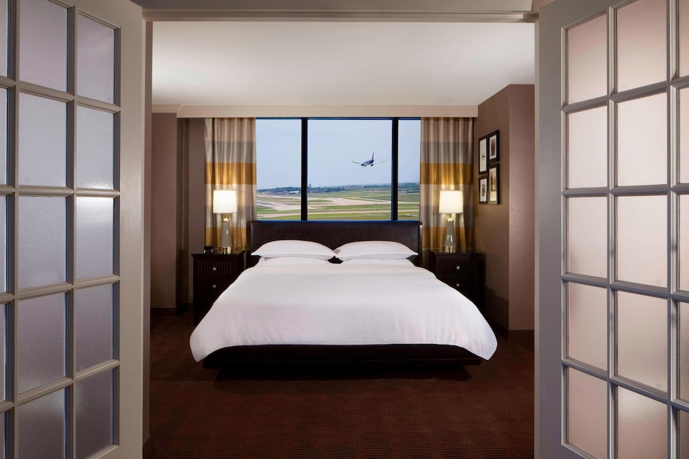 Sheraton DFW Airport Hotel - photo 6