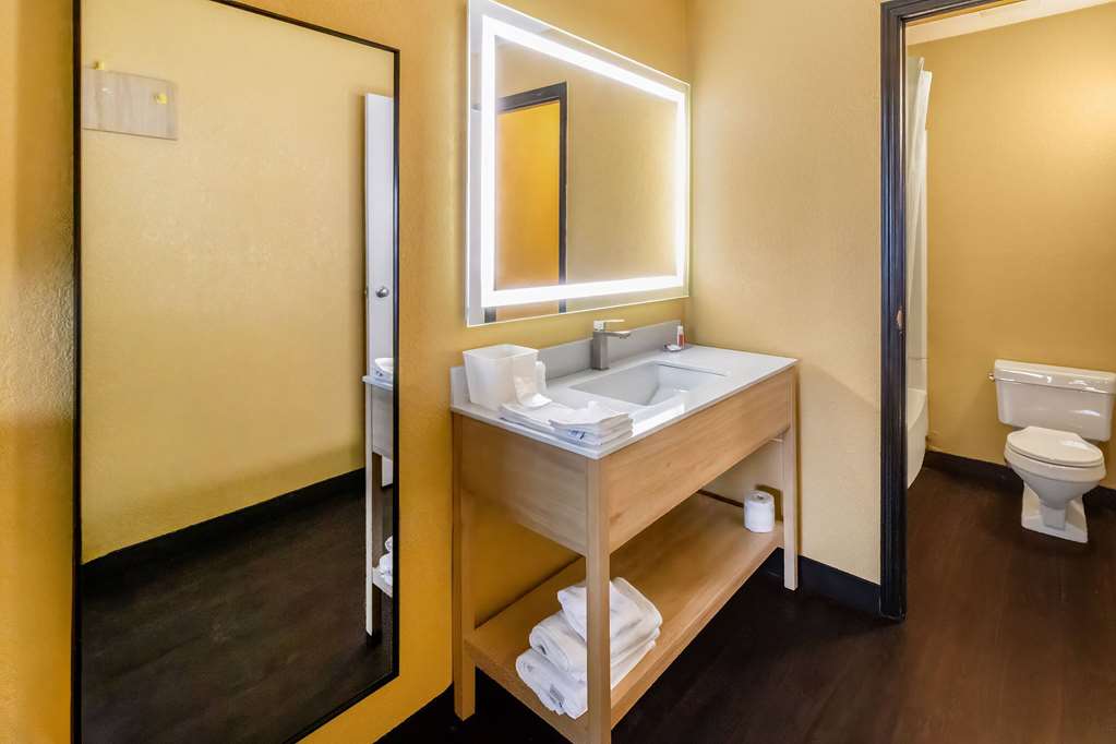 Super 8 by Wyndham Vandalia Dayton International Airport - photo 27