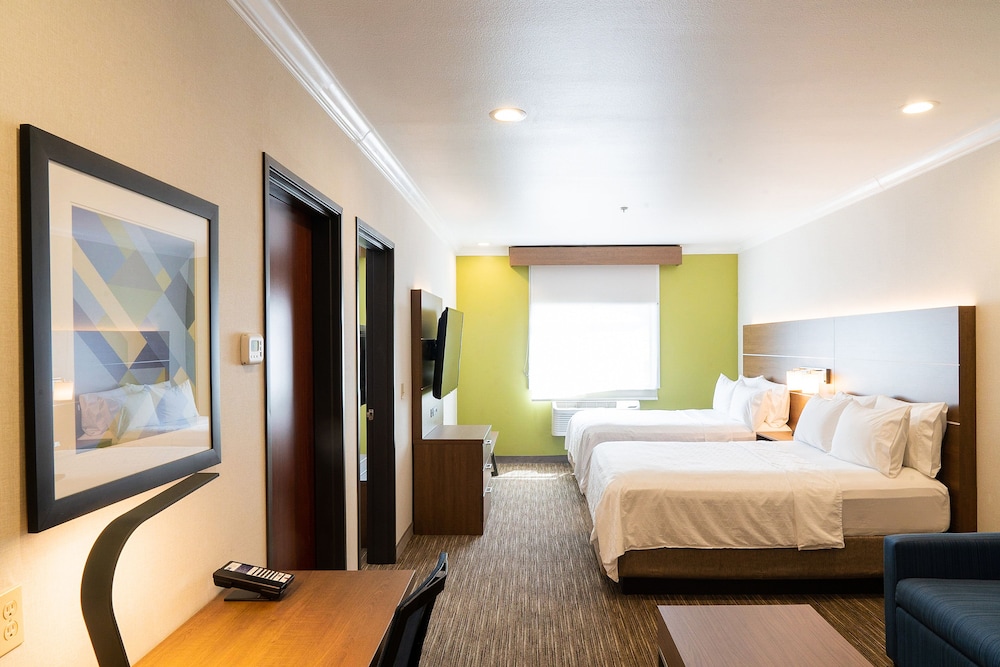 Holiday Inn Express Suites Davis University Area - photo 28