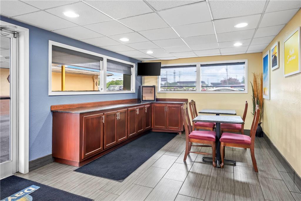 Days Inn by Wyndham Jacksonville NC - photo 14