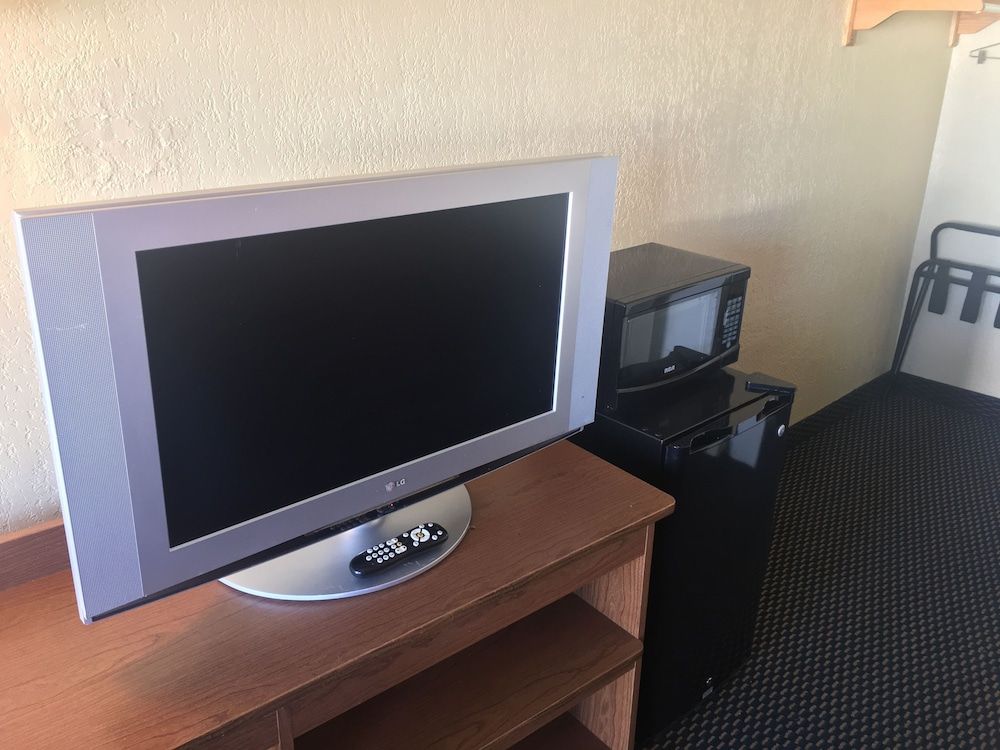 Relax Inn West Amarillo Medical Center - photo 13