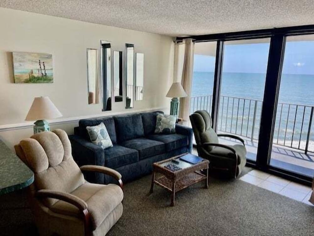 Royal Garden Resort 510 2 Bedroom Condo by RedAwning in Murrells Inlet, United States