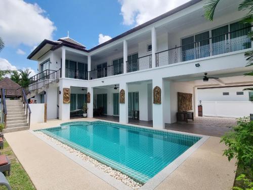 4 Bedroom Villa Kamala Beach Phuket — 4-Star Luxury Hotel in Phuket, Thailand