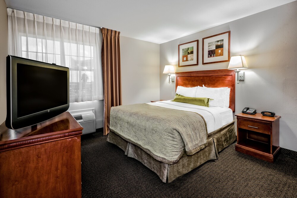Candlewood Suites Galveston by IHG - photo 4