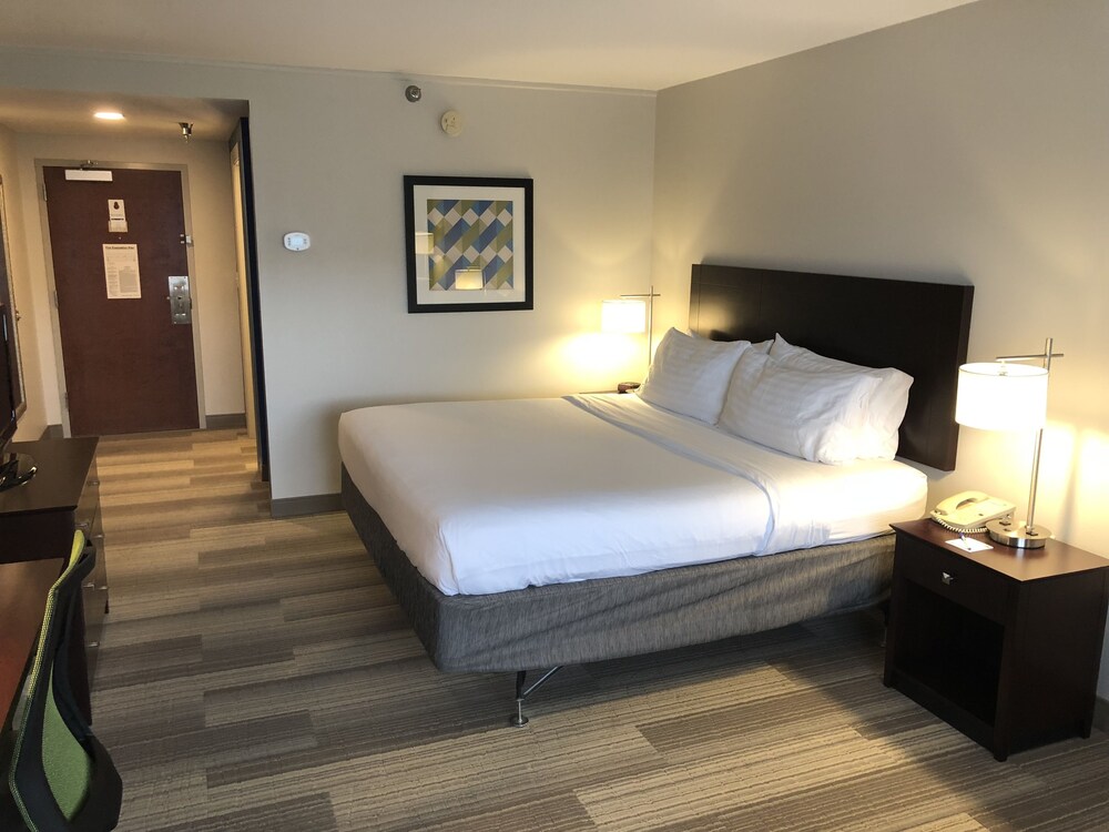 Holiday Inn Express Dayton