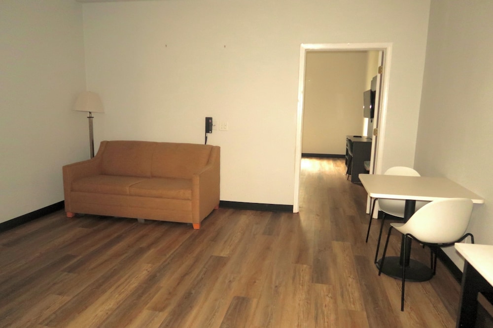 Studio 6 Elkhart IN Kitchenette Rooms - photo 15