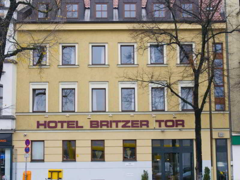 Britzer Tor - carbon neutral hotel in Berlin