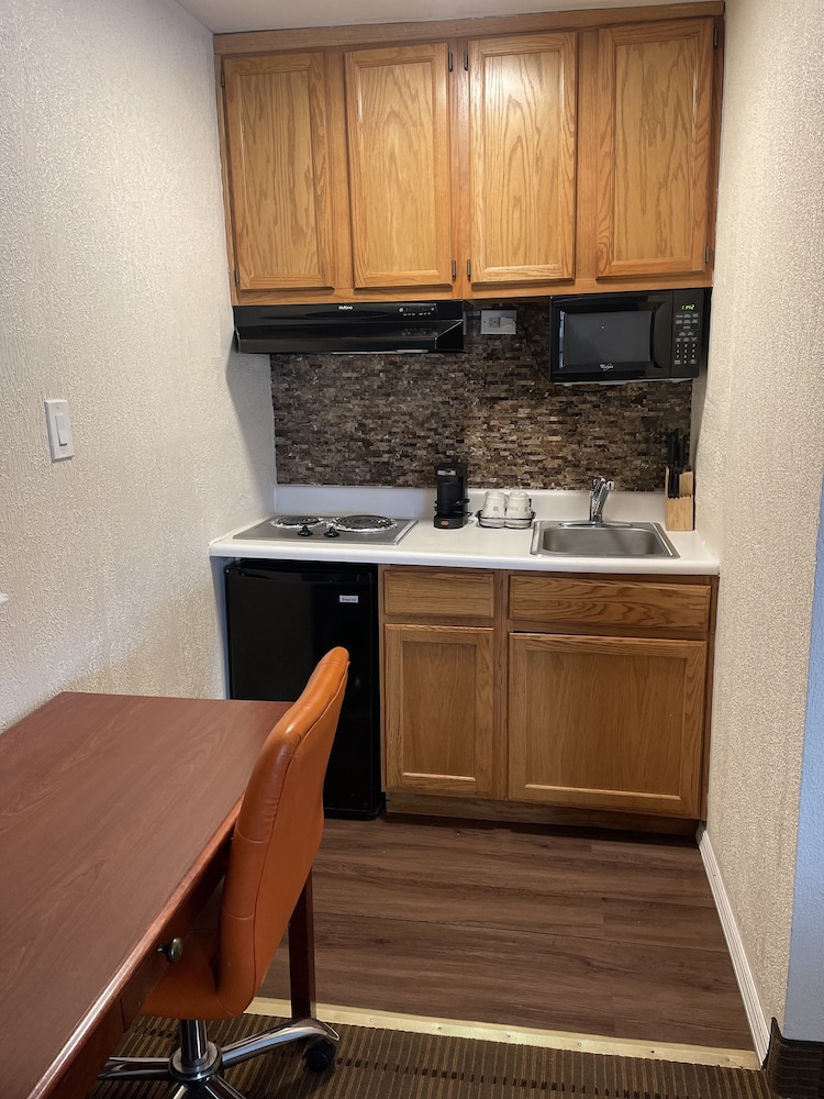 SureStay Plus by Best Western Woodbury Inn - photo 15