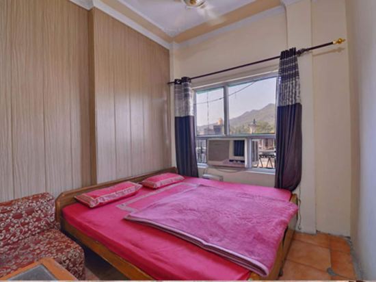 Hotel Prem Ji in Kalka, India