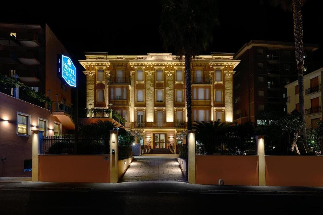 Hotel Careni Villa Italia in Finale Ligure, Italy