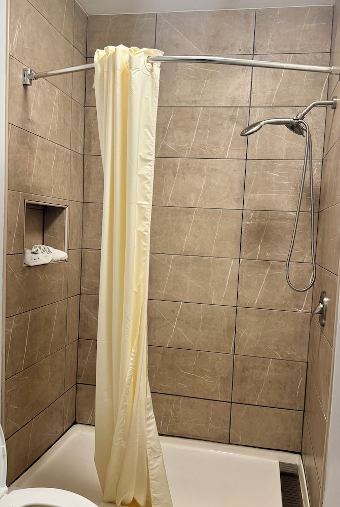 Texas Inn and Suites City Center at University Dr. - photo 29