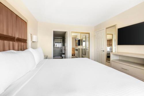 Hilton Vacation Club Riviera Beach & Shores - photo 35