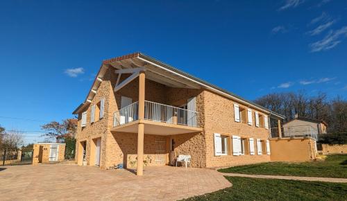 Alix Au Pays Des Pierres Dorees - last minute hotel in Unknown City