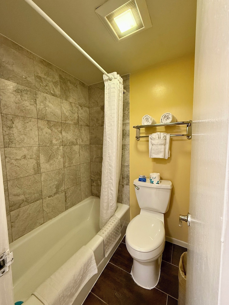 Monterey Bay Lodge - photo 38
