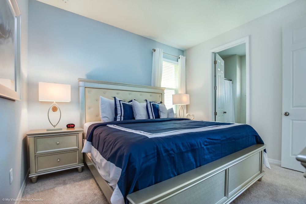 Beautiful 4 Bed With Pool & Spa - photo 39