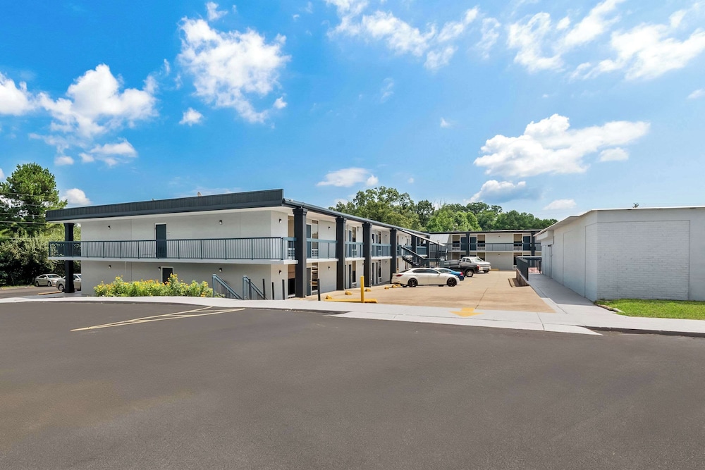 Americas Best Value Inn And Suites Dalton - photo 32