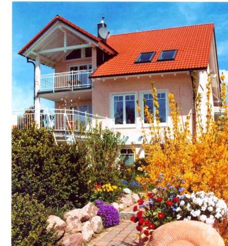 Ferien Domizil Schneider — 4-Star Luxury Hotel in Uhldingen-Muhlhofen, Germany