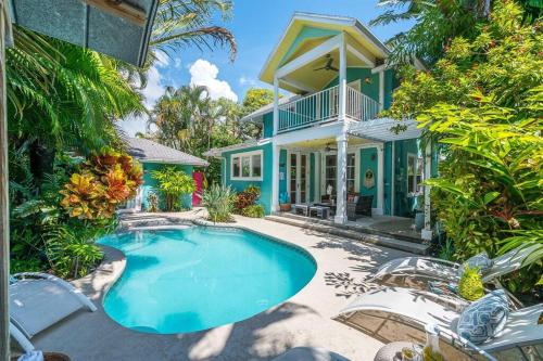 Historic El Cid with Guest Cottage & Tropical Pool — 4-Star Luxury Hotel in West Palm Beach, United States