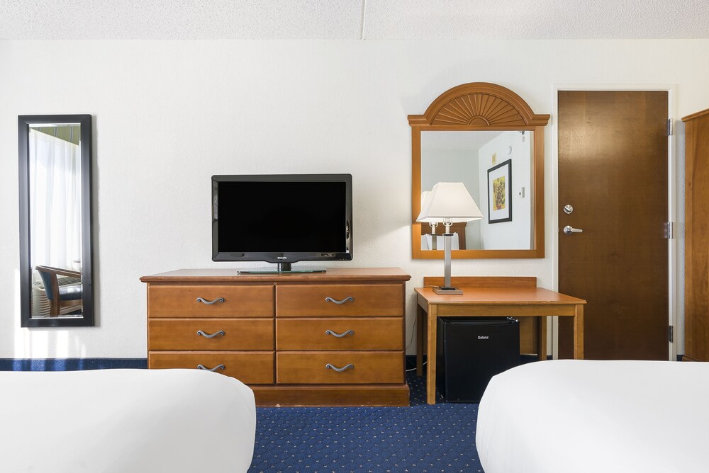 Thousand Hills Resort Hotel - photo 13