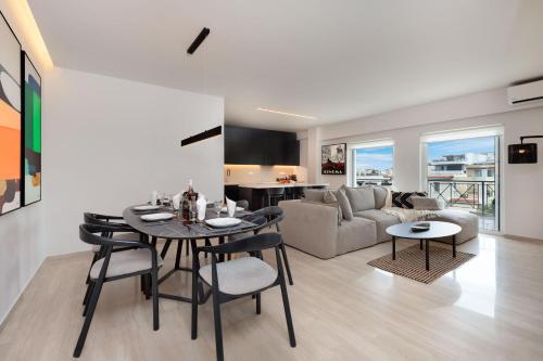 Elegant & Central 3br in Glyfada — 4-Star Luxury Hotel in Glyfada, Greece
