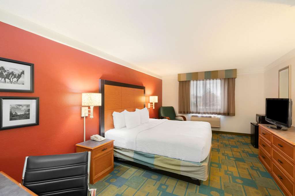 La Quinta Inn by Wyndham Cheyenne - photo 26