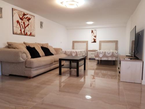 Deluxe Studio Athos 50 Mp Garden Patio Benalmadena Golf & Beach — carbon neutral stay, Benalmadena