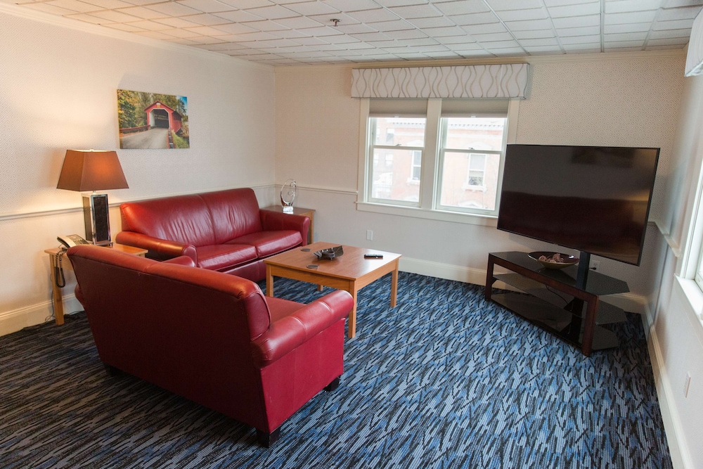 Capitol Plaza Hotel Montpelier Tapestry Collection by Hilton - photo 25