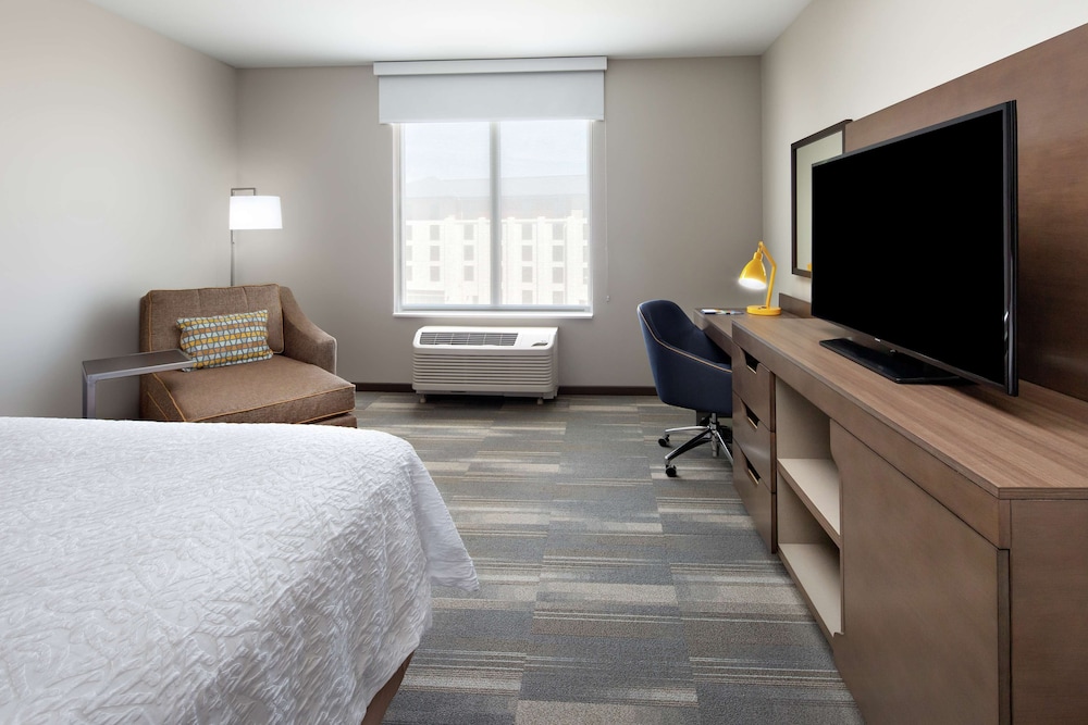 Hampton Inn & Suites San Diego Airport Liberty Station - photo 18