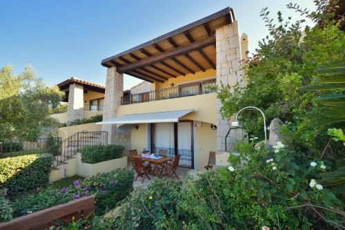 Villetta Isuledda — 4-Star Luxury Hotel in San Teodoro, Italy