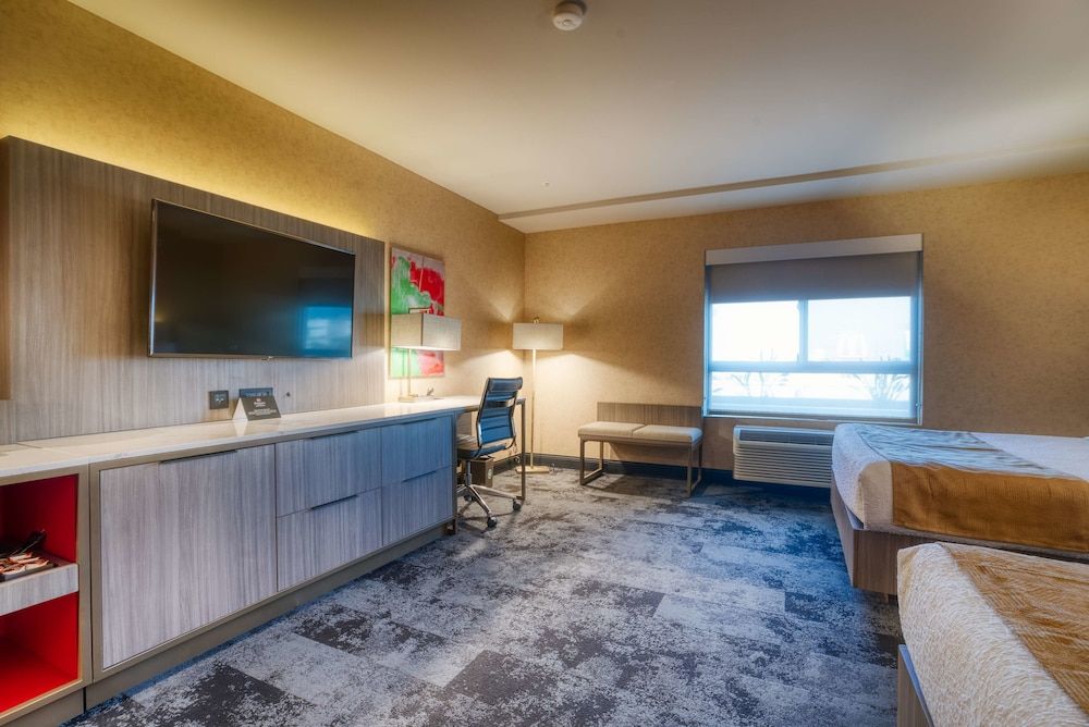 Best Western Premier NOHO Inn - photo 101