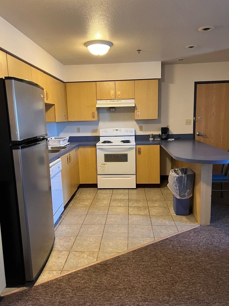 Brush inn and Suites - photo 14