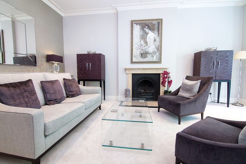 Luxury Westminster 2BD with Amazing River Views — 4-Star Luxury Hotel in London, United Kingdom