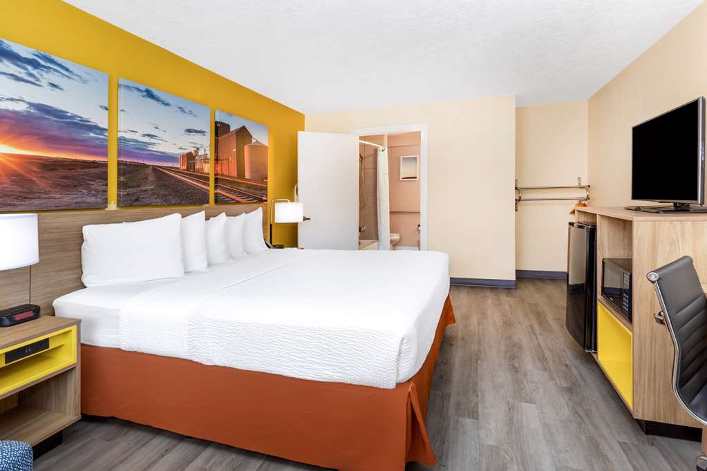 Days Inn & Suites by Wyndham Clovis - photo 15