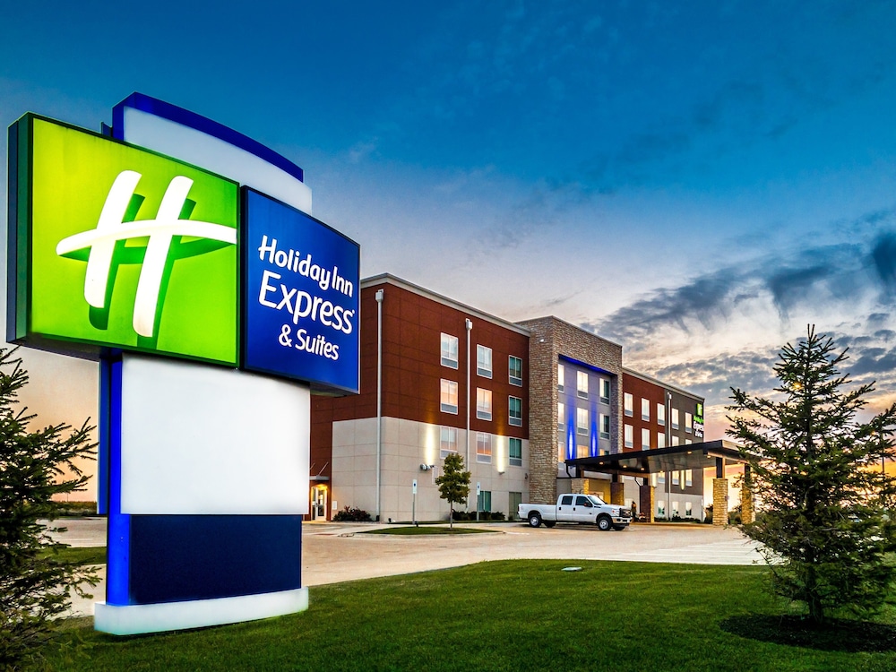 Holiday Inn Express & Suites Rantoul by IHG - photo 50