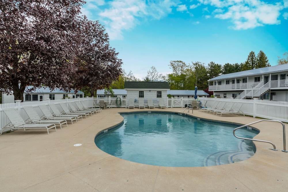 Ne’r Beach Motel in Wells, United States